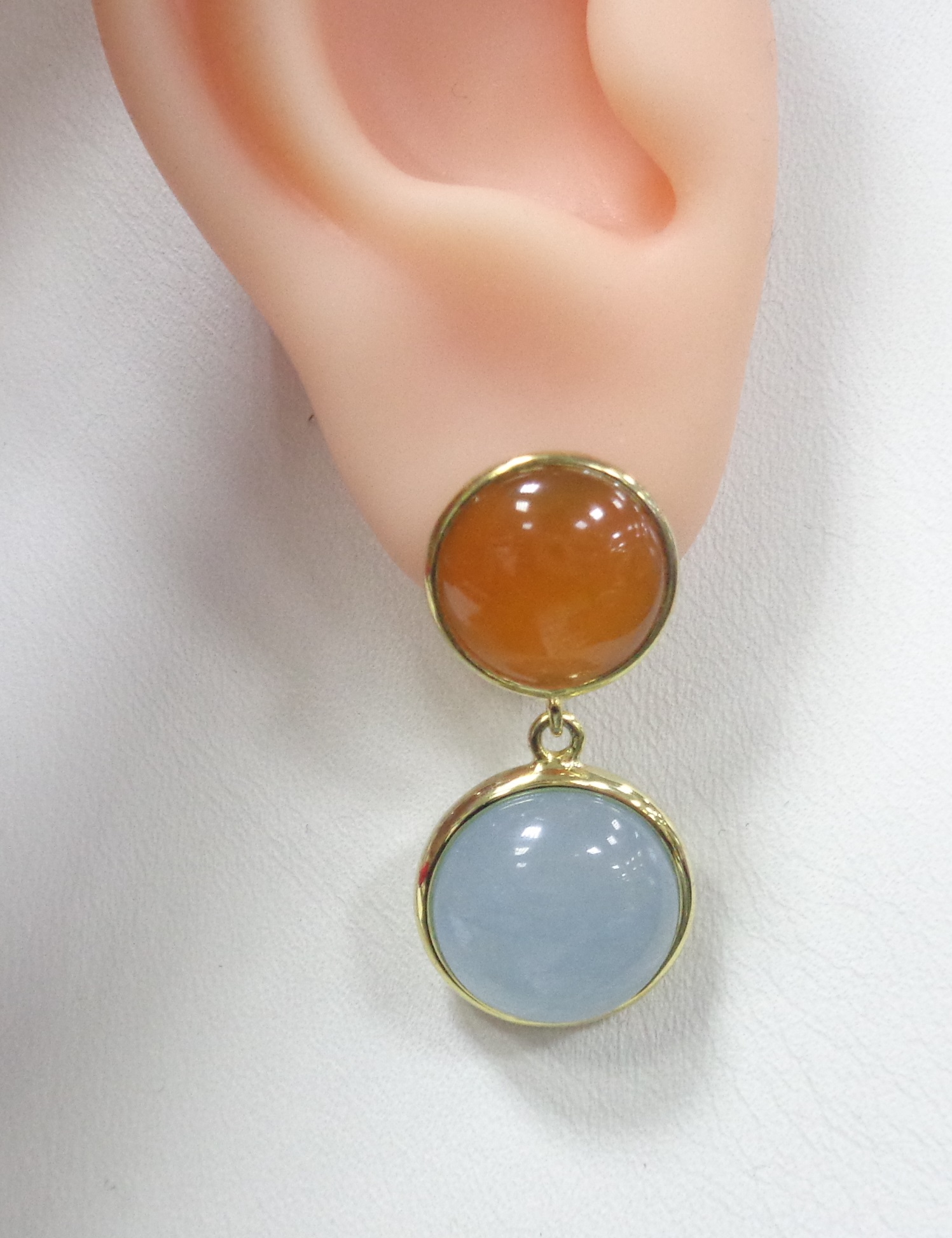 Серебряные серьги с аквамаринами и халцедонами